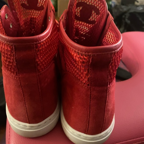 Red Chanel Spring 2015 collection Interlocking CC Logo high top suede leather - Picture 2 of 4